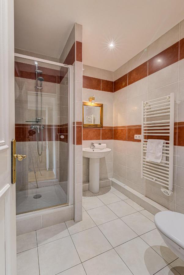 Apartment President - Alpes Travel - Central Chamonix - Sleeps 12 Dış mekan fotoğraf